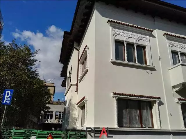 Vila clasica renovata - de vanzare