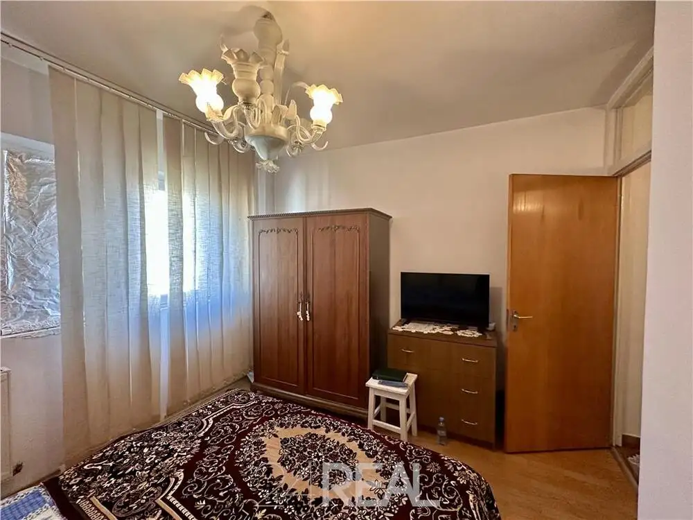 Apartament 3 camere de vanzare - zona Doamna Ghica-Tei