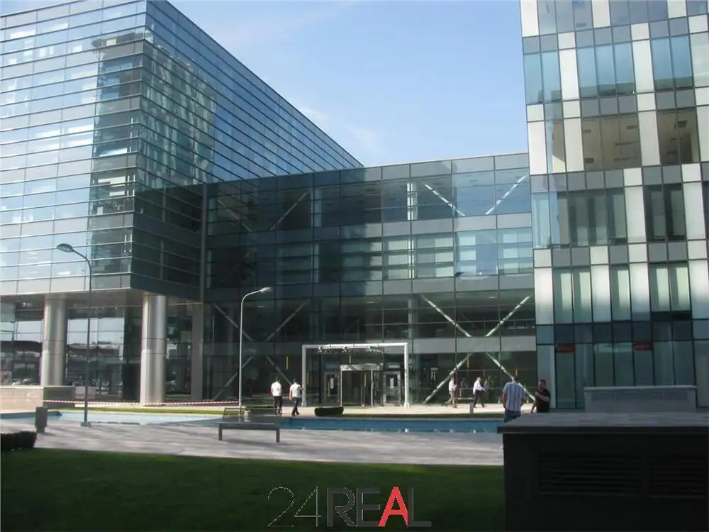 Global City Business Park - de la 211 mp