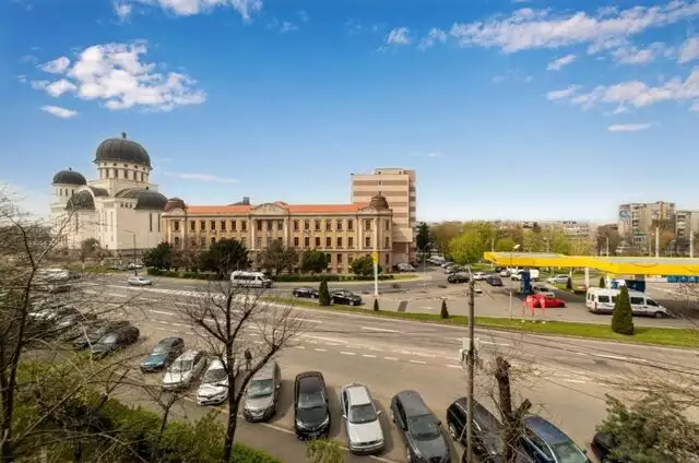 Rezervat Apartament cu 3 camere la Podgoria, etaj 3