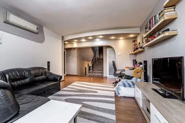 Apartament cu 3 camere etaj 1 Samantha zona parc Polivalentă