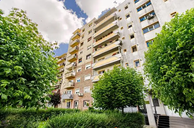 Apartament cu 2 camere decomandat zona Aurel Vlaicu