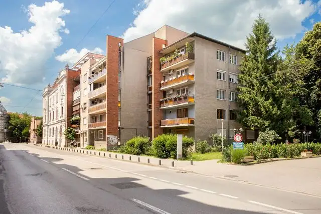 Apartament ultracentral cu 4 camere, pe Horia