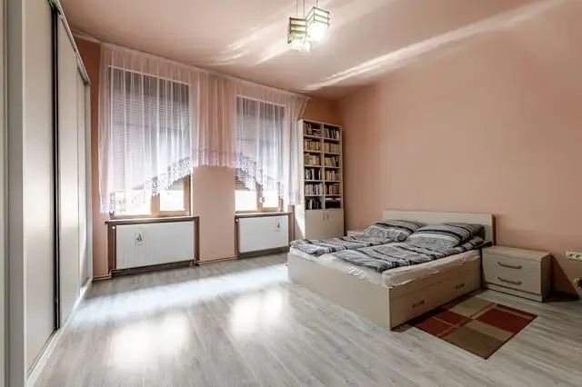 Apartament spațios 3 camere - în Inima Aradului - COMISION 0%