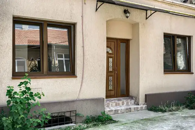 Vandut Apartament cu doua camere, renovat, situat ultracentral