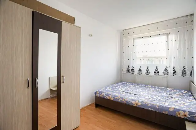 Apartament cu 3 camere Vlaicu etaj 4 - Comision 0% la cumparare