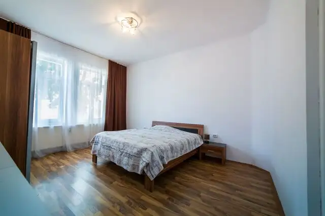 Apartament spatios 4 camere - ideal pentru locuit/afacere COMISION 0%