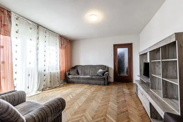 REZERVAT! Apartament spatios - 2 camere – 76 mp - Vlaicu, Arad