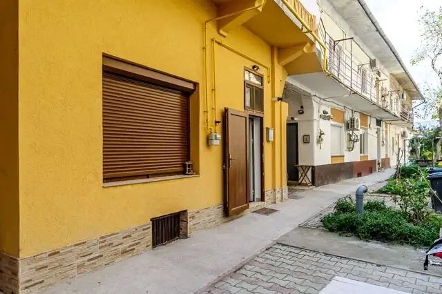 Apartament la parter, liniște și confort în centrul Aradului