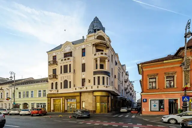 REZERVAT! Apartament cu 4 camere în Palatul Bohuș, Arad