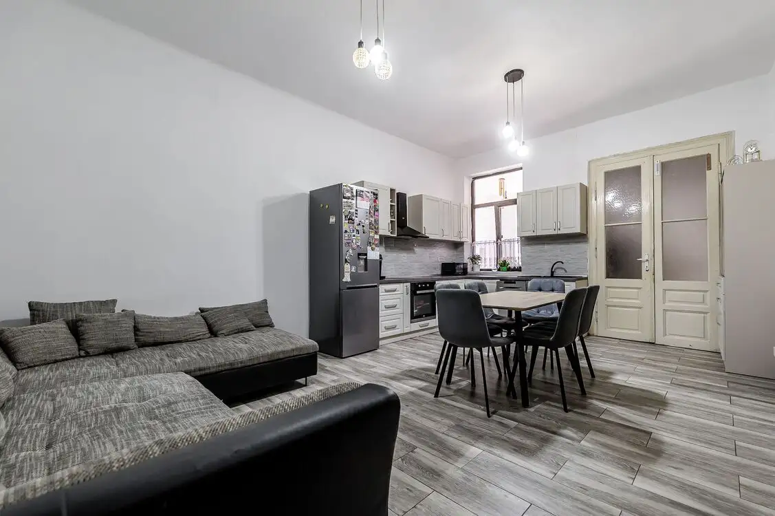 Apartament spațios 3 camere - în Inima Aradului - COMISION 0%