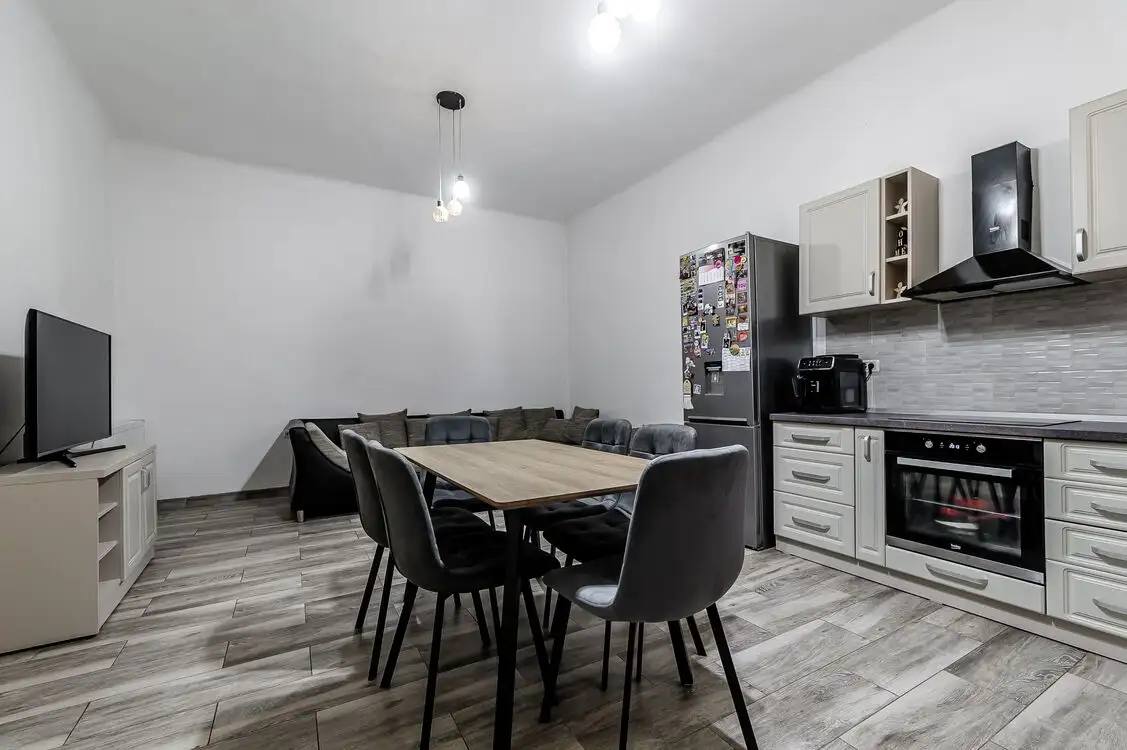 Apartament spațios 3 camere - în Inima Aradului - COMISION 0%