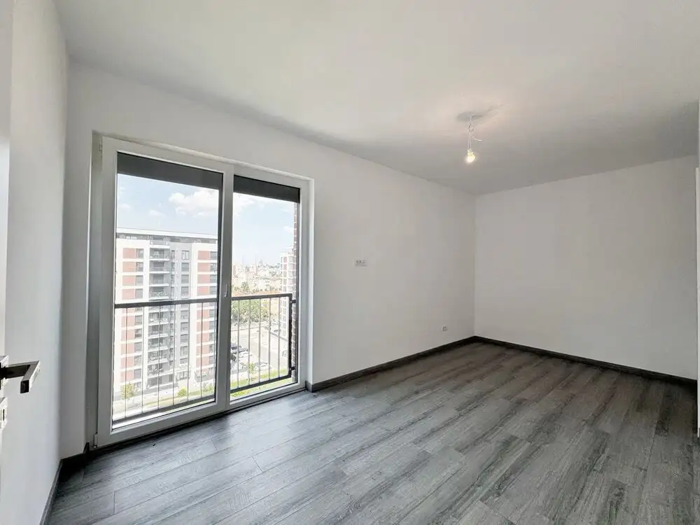 Apartament cu 3 camere, Adora Park. cu 2 locuri de parcare