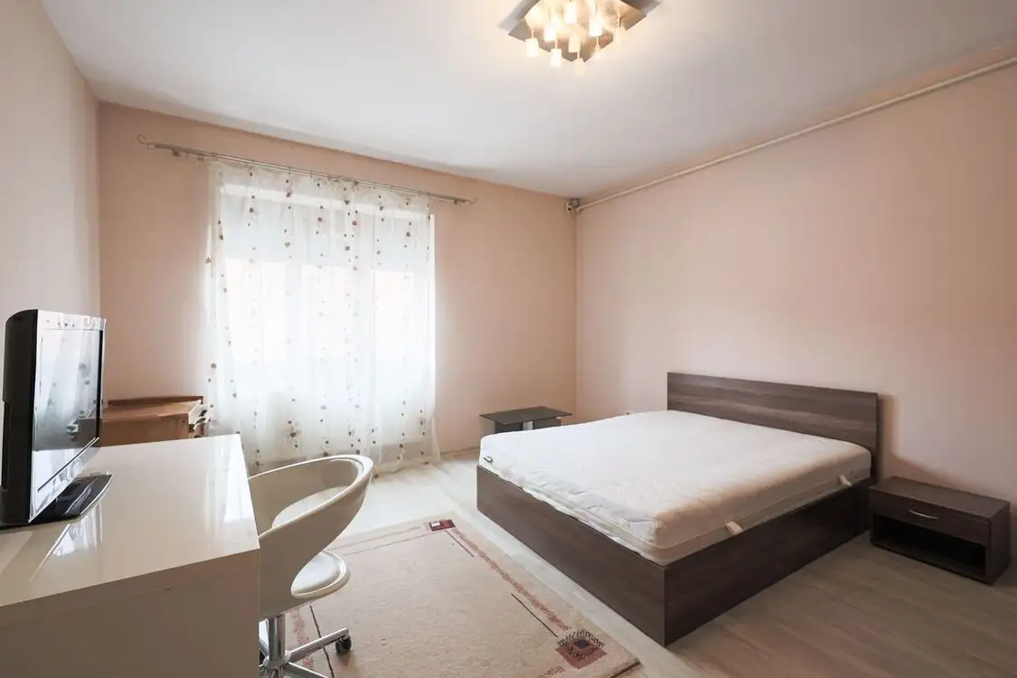 Apartament spațios cu 2 camere - terasă - str. Desseanu - COMISION 0%