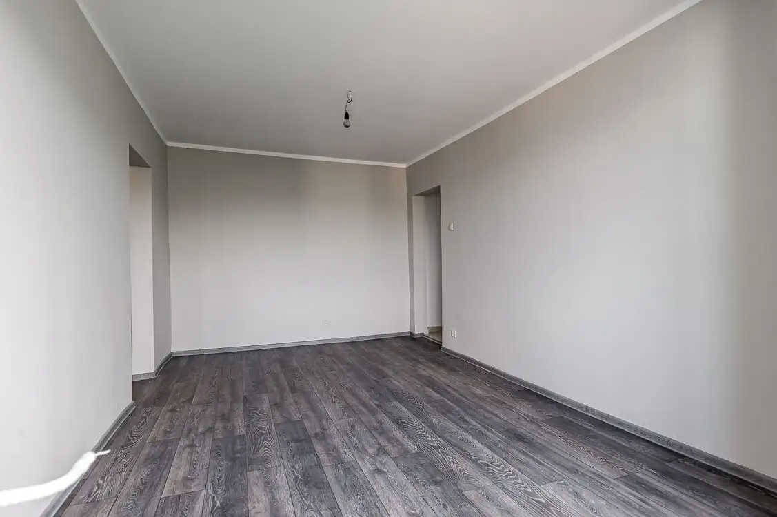 Pret redus Apartament cu 2 camere, renovat, in Vlaicu