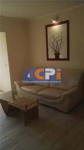 Inchiriez apartament 2 camere, etajul 1-centru