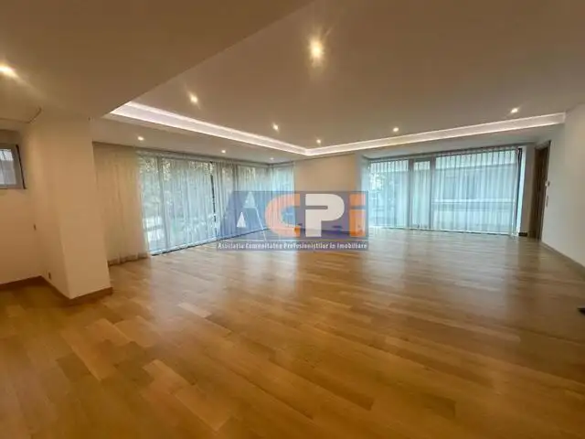 Apartament 3 camere 216 mp birou sau rezidential Primaverii