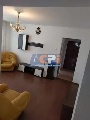 Inchiriez apartament cu 3 CAMERE - SUPER PRET - zona Milcov