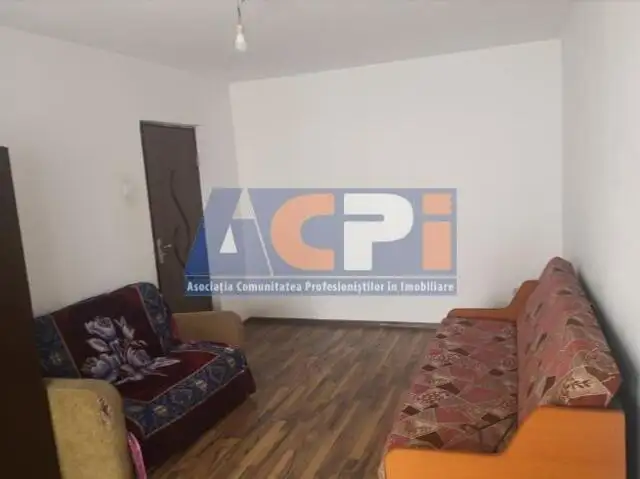 Apartament cu 3 camere de inchiriat, zona Narcisa