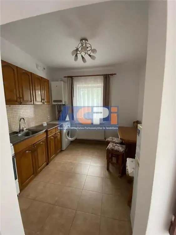 Inchiriez casa cu 2 apartamente, Gradiste