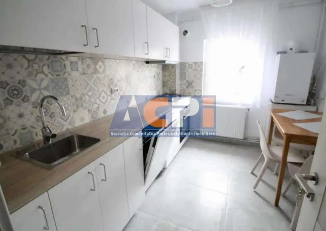 Apartament cu 2 camere de inchiriat, zona Banca Nationala