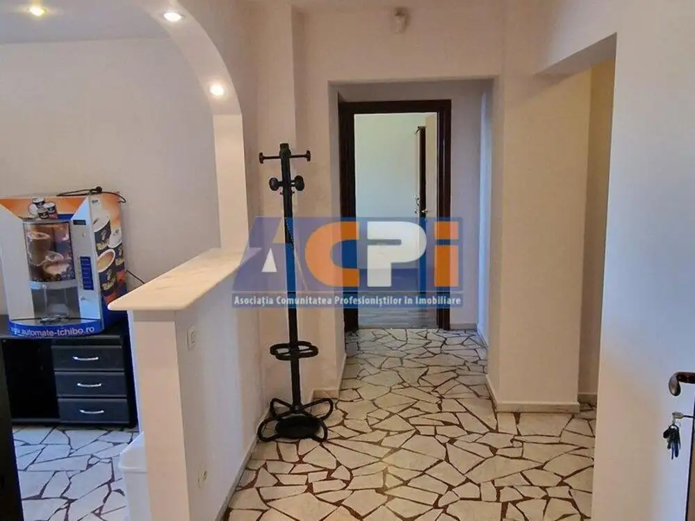 Spatiu BIROU - Apartament 4 camere  Piata Victoriei Stefan cel Mare