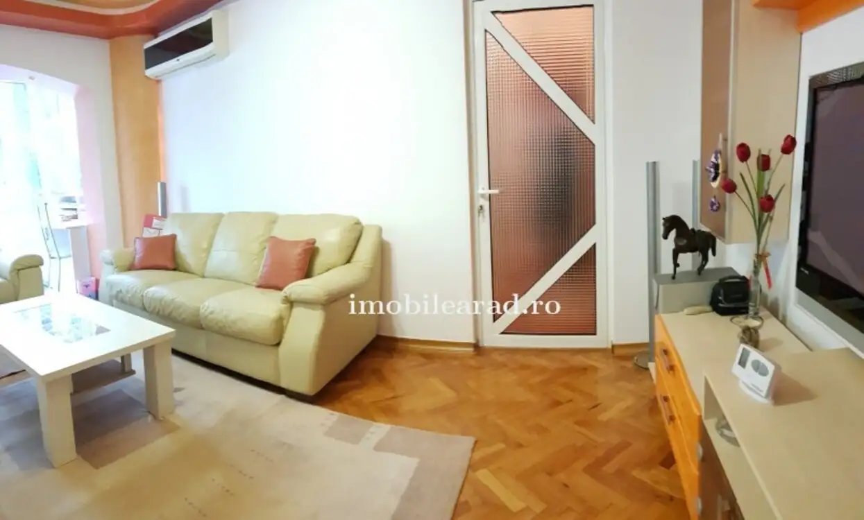 Apartament 2 camere amenajat-mobilat modern la cheie, et.1, central Podgoria- Zona Bancilor