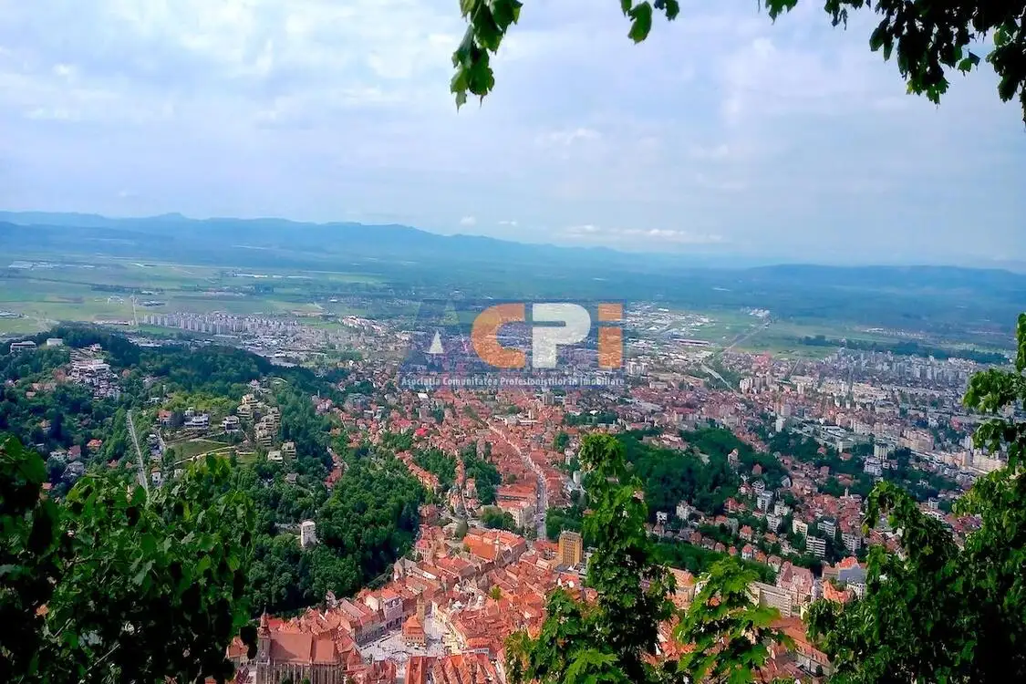 Casa istorica ultracentrala Centru istoric Brasov, 4 Camere 120 mp