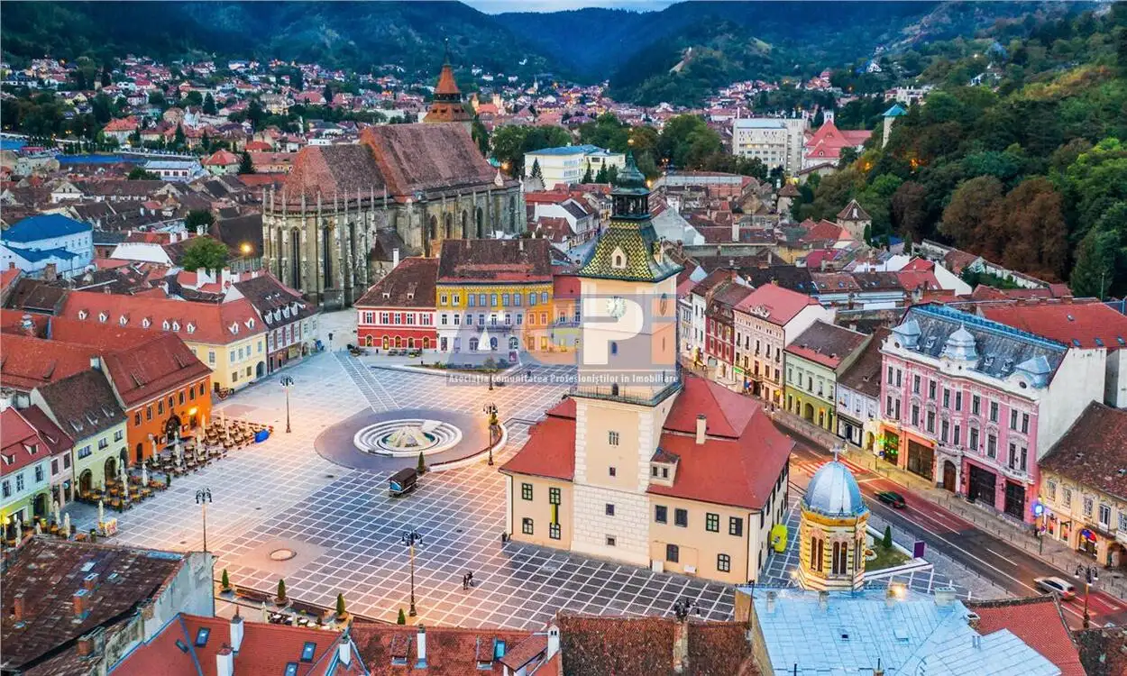 Casa istorica ultracentrala Centru istoric Brasov, 4 Camere 120 mp