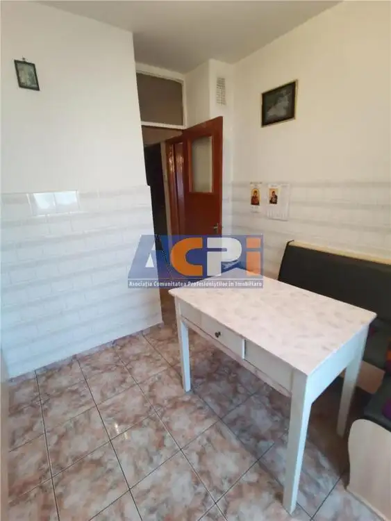 Vand apartament 2 camere, decomandat-etaj intermediar-Alfa