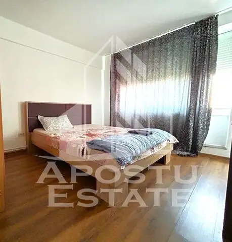 Apartament cu 3 camere 100mp Semidecomandat in zona Ultracentrala