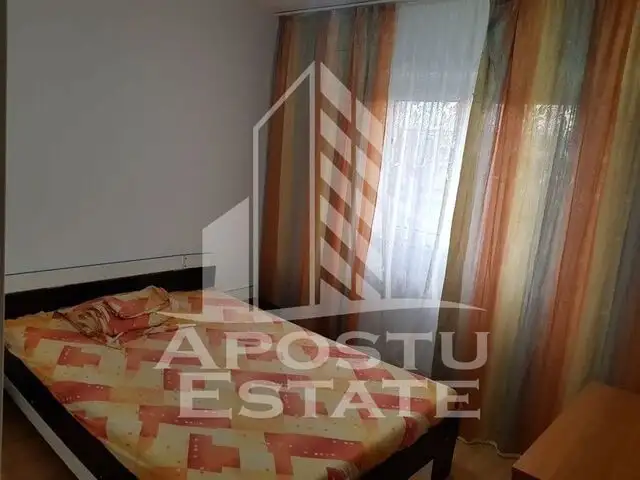 Apartament cu 3 camere zona Lipovei