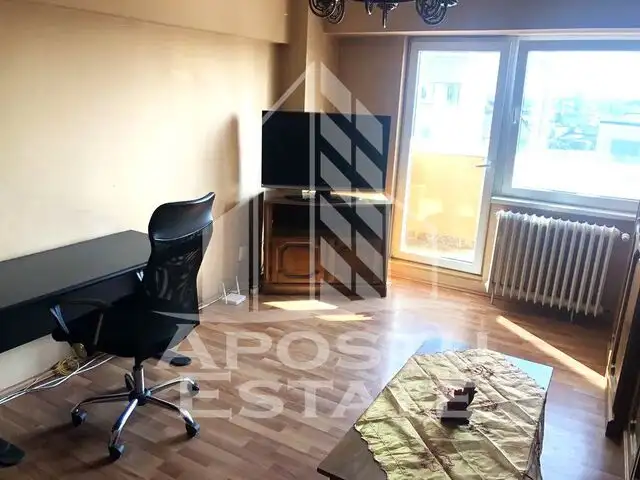 Apartament cu 3 camere,  zona Intim