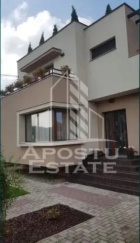 Vila 4 camere Si 3 bai 280mpZona Micalaca