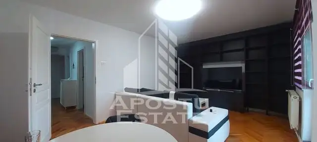 Apartament cu 3 camere  decomandat in zona Maranata