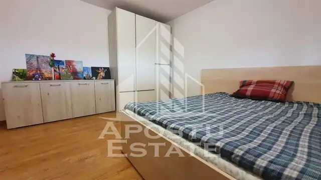 Apartament cu 4 camere Semidecomandat in zona Buziasului