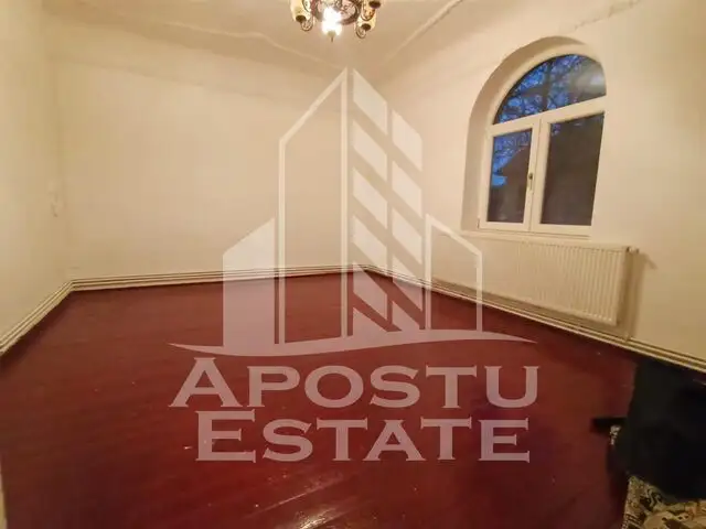 Apartament cu 3 camere la parter, curte individuala, in zona Iosefin