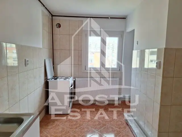 Apartament 2 camere,  semidecomandat, 54 mp utili, Aurel Vlaicu