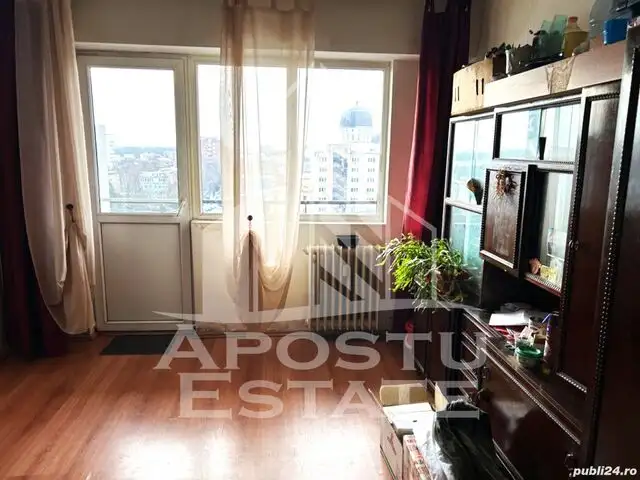 Apartament cu 3 camere, de vanzare, in apropiere de Podgoria, Arad