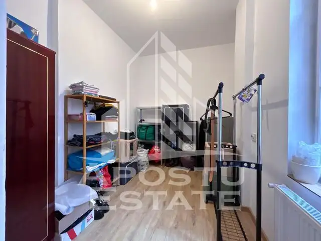 Apartament 3 camere, etaj intermediar in Piata Unirii