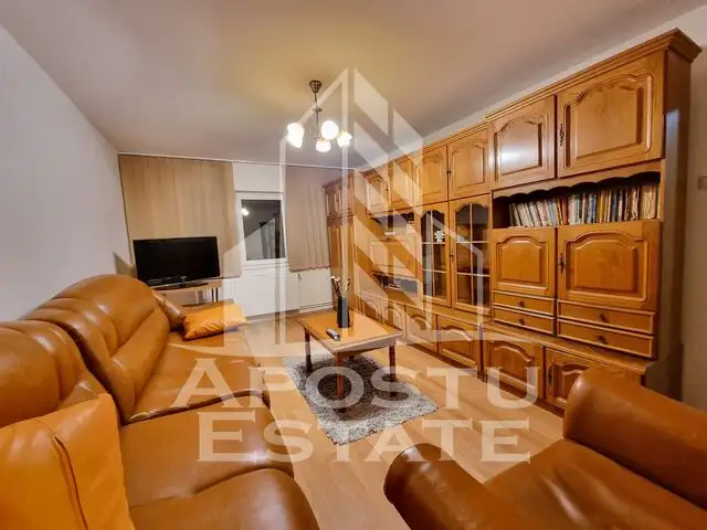 Apartament cu 3 camere, decomandat, centrala proprie, AC, zona Lunei