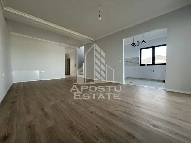 Duplex cu etaj, cu 5 camere si 4 dormitoare, aproape de asfalt