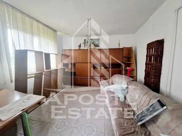 Casa individuala cu 4 camere,teren 720 mp ,zona Aradul Nou