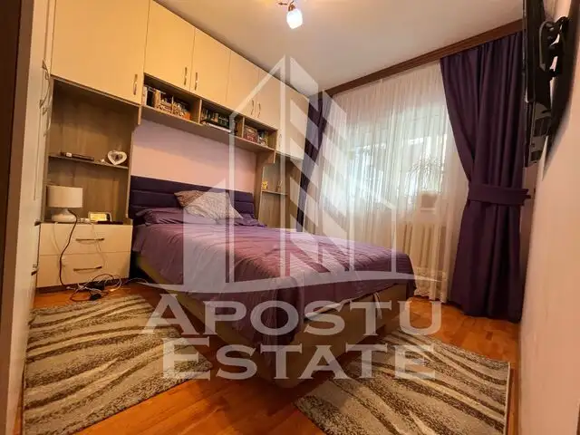 Apartament cu 4 camere, situat la etajul 1 in zona Dambovita