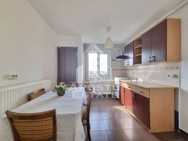 Apartament cu 2 camere, centrala proprie, boxa in CF, zona Cetatii