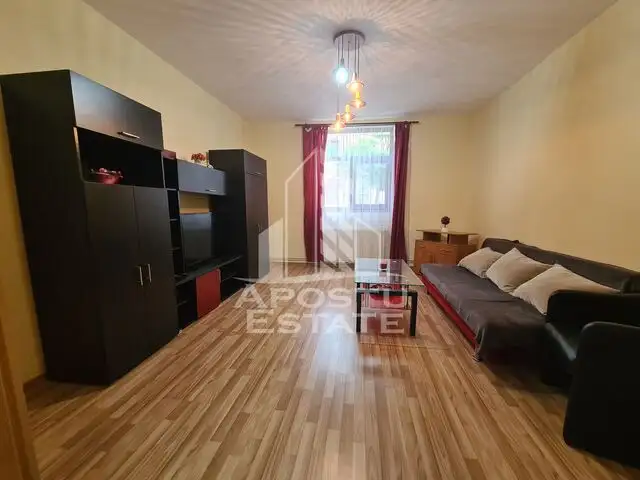 Apartament 2 camere, centrala proprie, loc de parcare, Dambovita