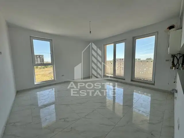 Apartament cu 2 camere, la asfalt, hotel IQ, etaj intermediar cu lift