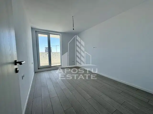 Apartament cu 2 camere, la asfalt, hotel IQ, etaj intermediar cu lift