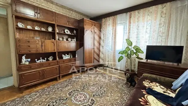 Apartament 2 camere, centrala proprie, etaj 3, Simion Barnutiu