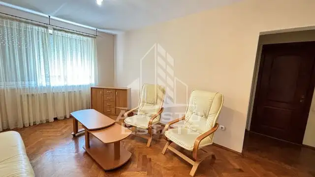 Apartament cu 3 camere, centrala proprie, Complexul Studentesc